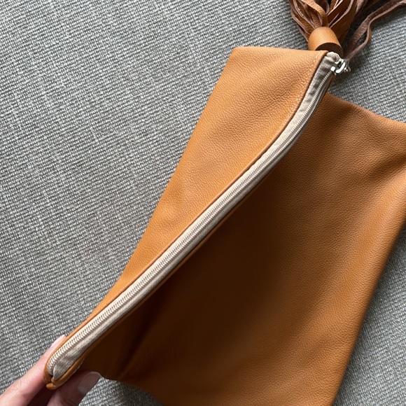 Tan leather clutch purse NWOT - Picture 3 of 6